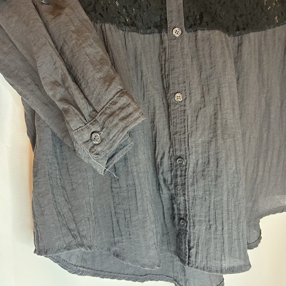 Free‎ People Size XS Flowy Button Up Grey Black Lace Blouse - Picture 4 of 6